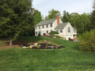 162 Meadow Fox Ln, Chester, NH 03036-4197