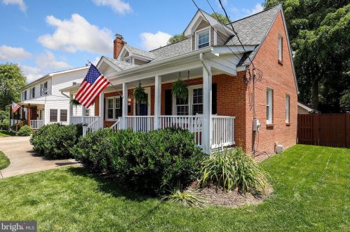 3027 Fenwick Rd, Falls Church, VA 22042-1401