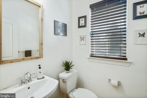 304 Lakeview Ave, Haddonfield NJ 08033-1609 exterior