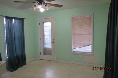 1301 Beddell St, Fort Worth TX  76115-2307 exterior