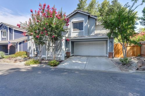8227 Dimensions Ln, Elk Grove, CA 95758-1184