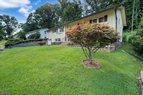 9 Leonard Pl, Dover, NJ 07801-3713