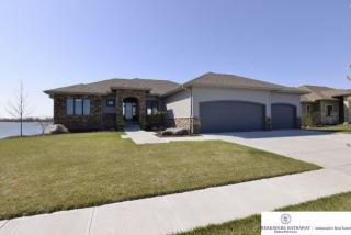 26809 Taylor St, Valley, NE 68064-4466