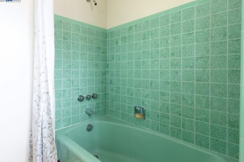 1994 Evergreen Ave, San Leandro CA 94577-6202 exterior