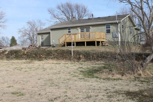 1005 Lakeside Dr, Wakefield, KS 67487-9726