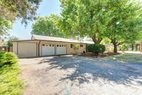 11367 Hawley Rd, Redding, CA 96003-2798