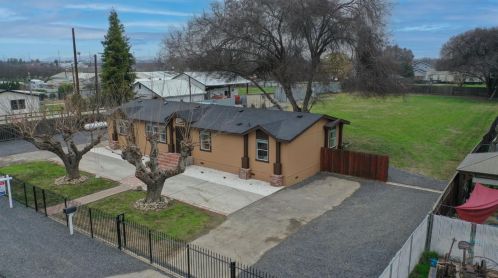 5242 Avenue C, Modesto, CA 95358-9441