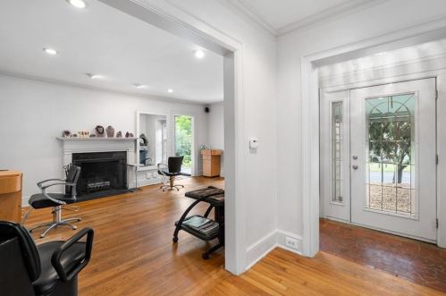 2965 Hardman Ct, Atlanta GA  30305-3424 exterior