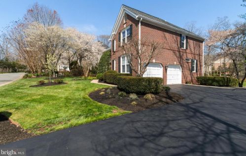 8079 Birnham Wood Ct, Gainesville, VA 20155-2821