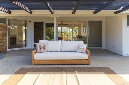 2166 Warmlands Ave, Vista CA  92084-3338 exterior