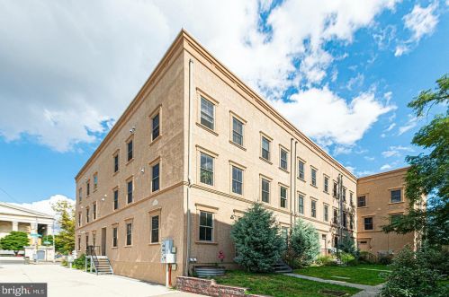 2012 Girard Ave, Philadelphia PA  19130-1421 exterior