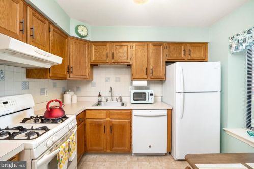 42 Topaz Ln, Trenton NJ exterior