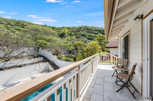 7153 Niumalu Loop, Honolulu HI  96825-1634 exterior