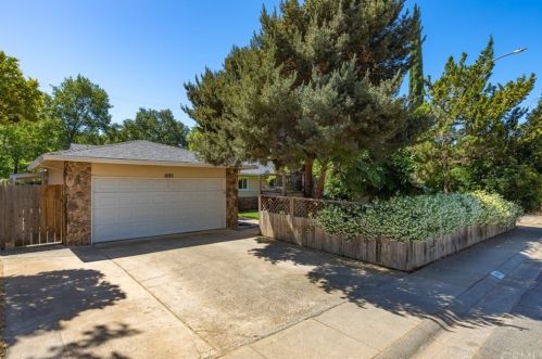 1685 Park View Ln, Chico, CA 95926-1728