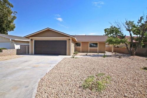 26786 Lakeview Dr, Helendale, CA 92342-7806