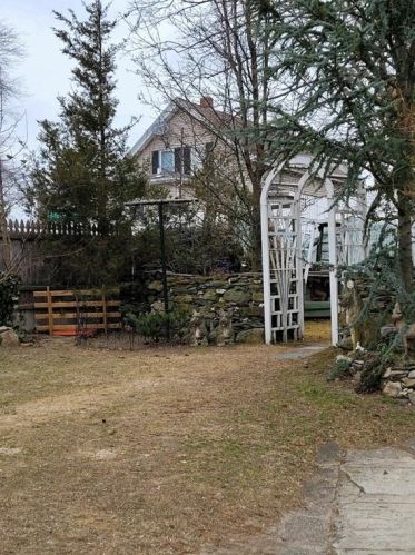 219 Greeley St, Providence, RI 02904-1266