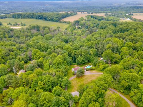 3 Madonna Ln, Annandale, NJ 08801-3100