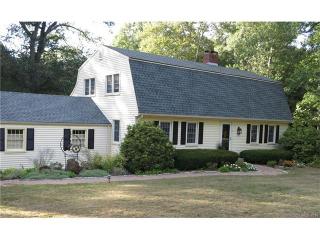 19 Oakwood Dr, North Windham, CT 06280-1519