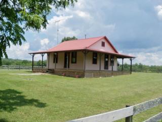 596 Island Ford Rd, Lancing, TN 37770-2407