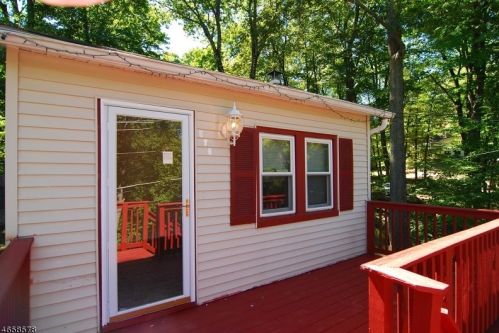 374 Maxim Dr, Andover, NJ 07821-2910