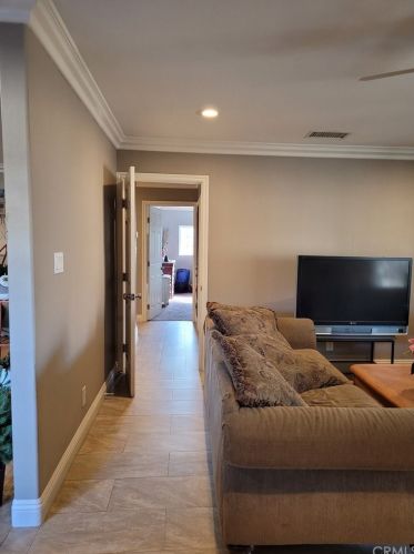 701 Rose St, Anaheim CA  92805-2035 exterior