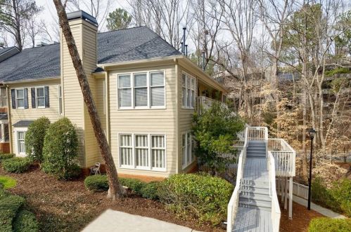 101 Bainbridge Dr, Atlanta GA  30327-4269 exterior