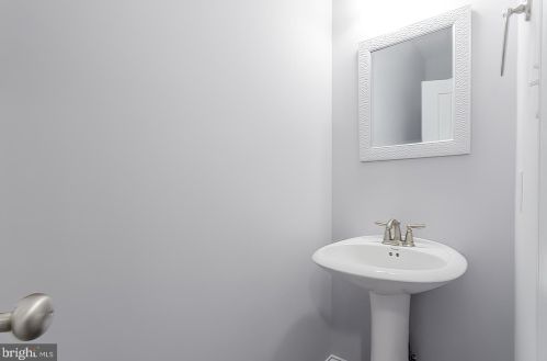 1000 Keith Dr, Summit Point WV  25446 exterior