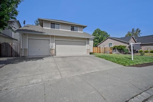 136 Fulton Pl, Windsor, CA 95492-9474