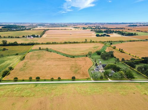 15346 Quigley Rd, Sycamore IL  60178-8362 exterior