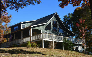 406 Crossover Ln, Unaka, NC 28906-9230