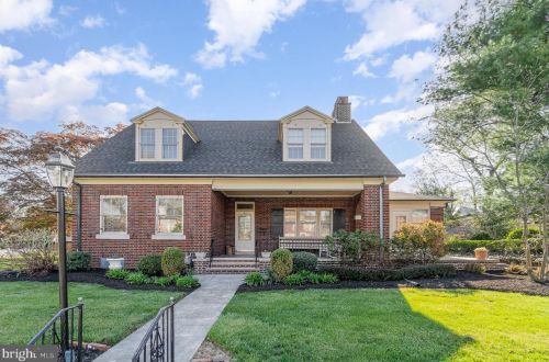15 Harlan St, York, PA 17402-2306