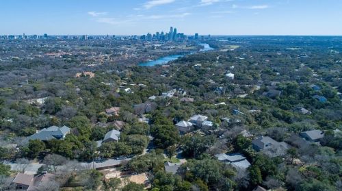 208 Ashworth Dr, Austin TX  78746 exterior