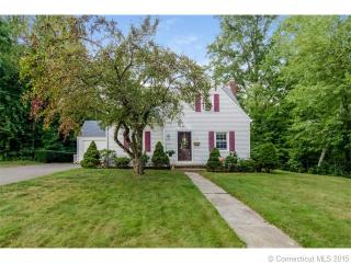 15 Crestview Dr, Hartford, CT 06111-2406