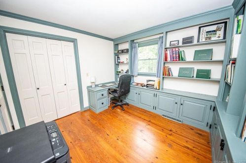 6 Shady Dell Ln, Somers CT  06071-2136 exterior