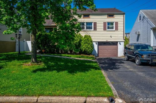 11 Exeter Rd, Perth Amboy, NJ 08863-1325