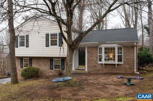 1114 Cottonwood Rd, Charlottesville, VA 22901-4046