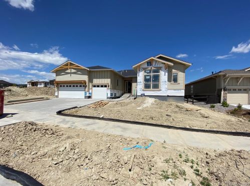 8457 Shawnee Ct, Denver, CO 80016