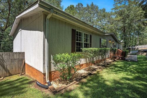 174 Trophy Rdg, Jackson, GA 30233-5622