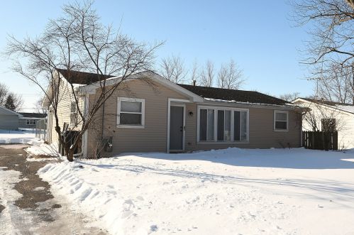 803 Windsor Ave, Crete IL  60417-3940 exterior