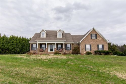 208 Steeple View Dr, Randleman, NC 27317-8299
