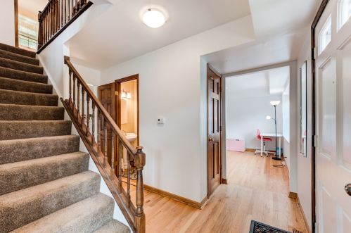 1012 Alden Ln, Buffalo Grove, IL 60089-1305