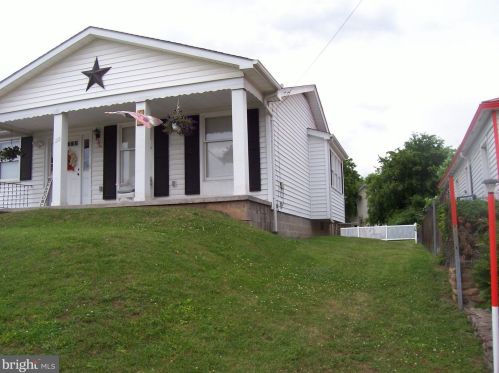 213 Water Street Dr, Rig, WV 26836-1045