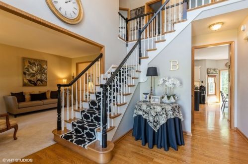 511 Whitetail Cir, Pingree Grove, IL 60140-9633