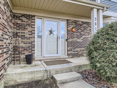 581 Adam Ln, Carol Stream, IL 60188-4413