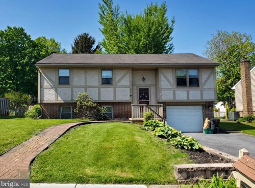 231 Marion Ter, Ephrata, PA 17522-2178