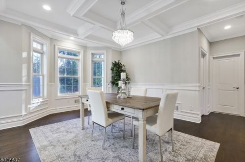 14 Chestnut Rd, Chatham Township, NJ 07928-1120