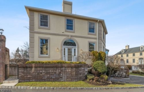 10 Sevell Cir, Clark, NJ 07066-2240