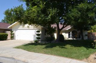 688 Stanford Ave, Clovis, CA 93611-7306