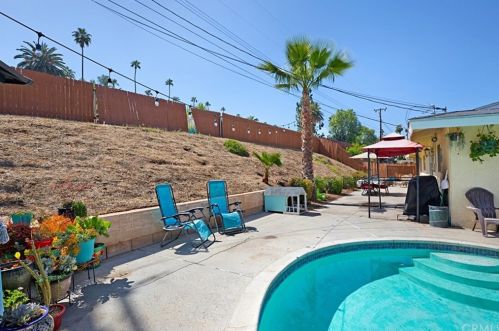 10054 Shady View St, Riverside CA  92503-5442 exterior