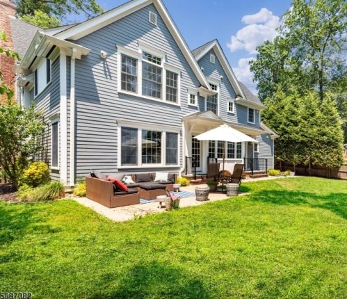 9 Lidgerwood Pl, Morristown, NJ 07960-5709